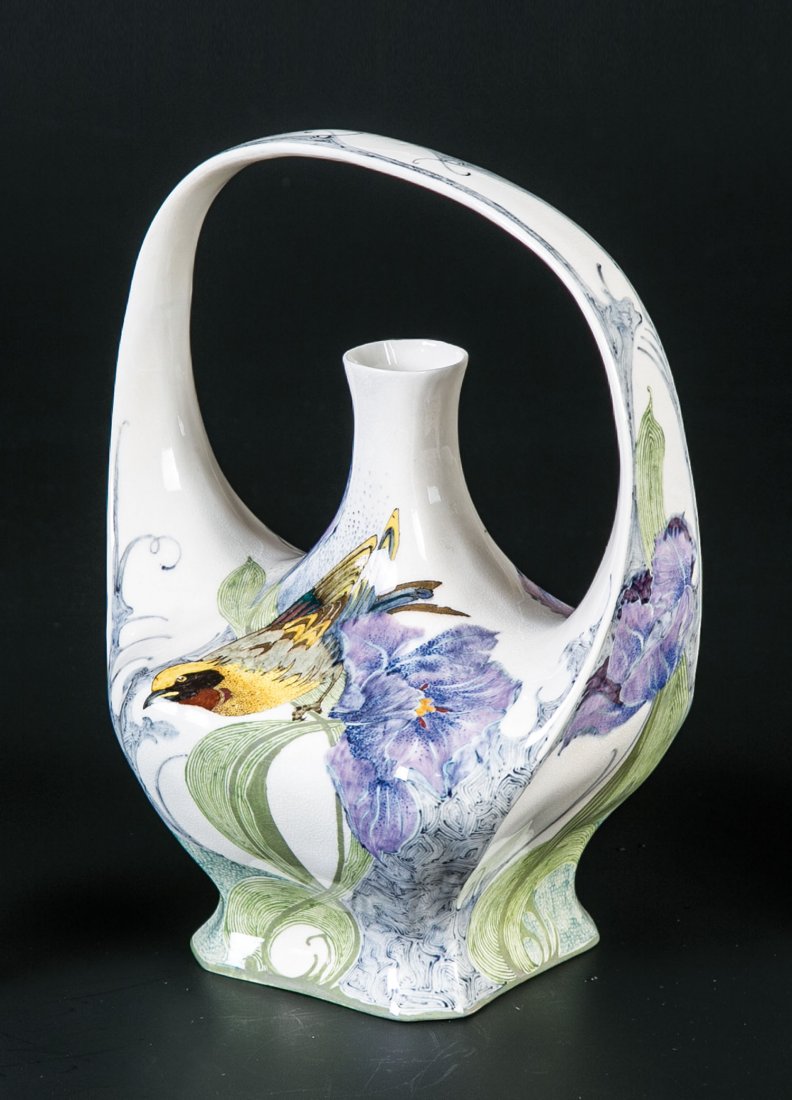 Zierhenkelvase mit Vogel und Orchidee (1 of 1)