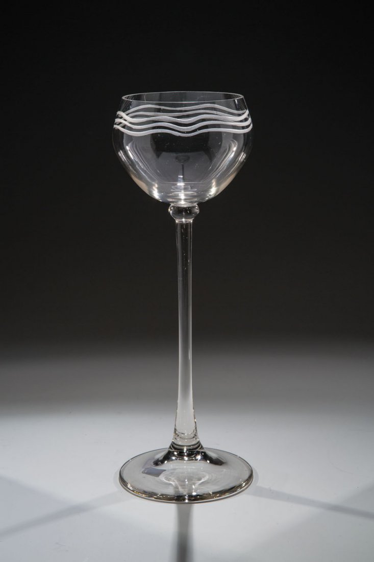 Hohes StŠngelglas mit ''gravierter Welle'' (1 of 1)