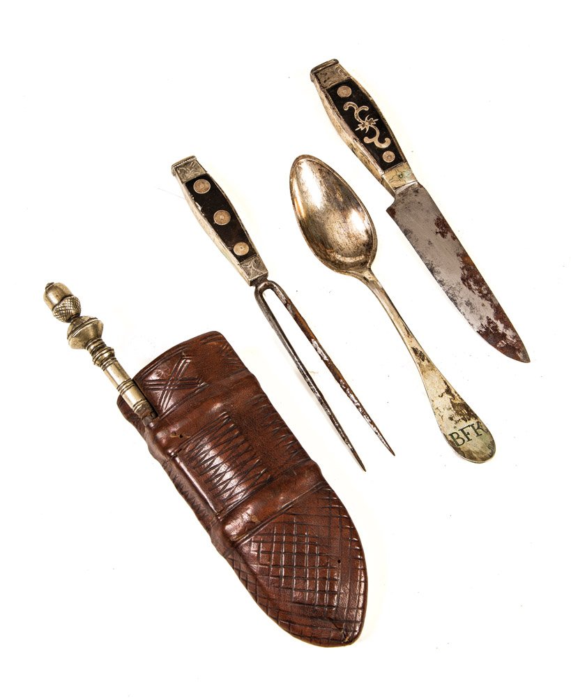 Reisebesteck in Lederetui (1 of 1)