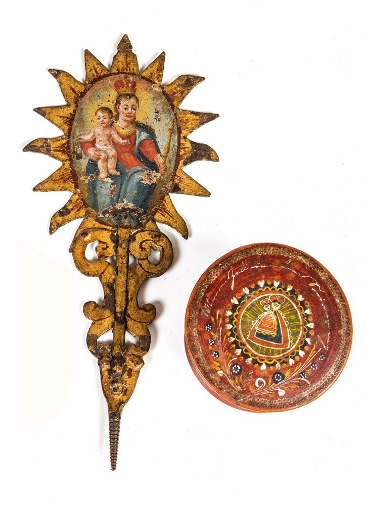 Dose und Aufsatz einer Prozessionsfahne (1 of 1)