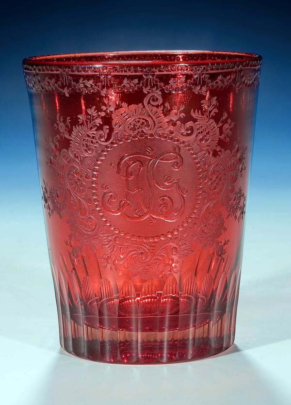 Becher mit Rubinlasur