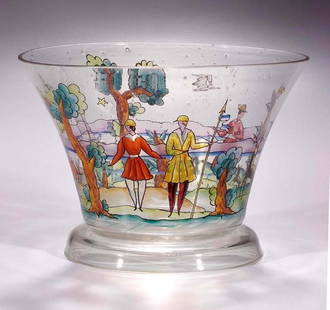 Schale: Josef Hoffmann (Formentwurf), Hilda Jesser (Dekorentwurf), Wiener Werkstätte, 1917. Farbloses, blasiges Glas. Umlaufend bunter Transparentemaildekor: Figuren, Tiere und Bäume an einem Seeufer. Kontu