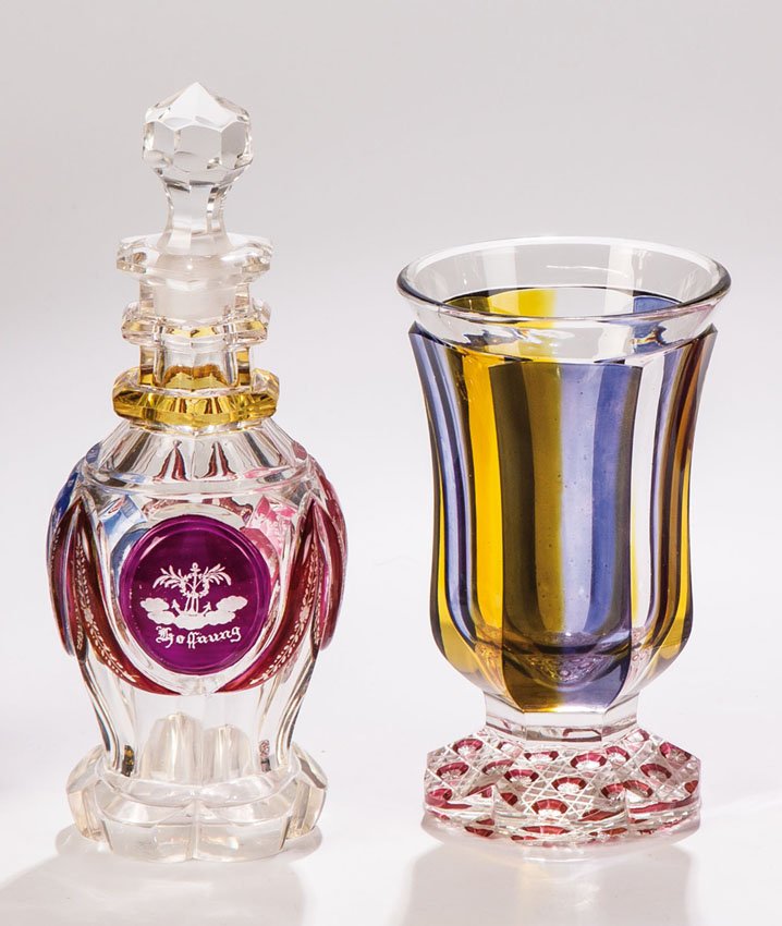 Flakon mit Stöpsel und Fußbecher mit Farblasuren (1 of 1)