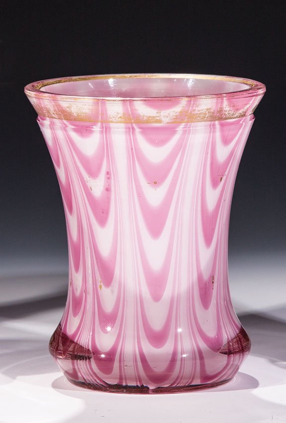 Becher mit gekämmten Fäden (1 of 1)