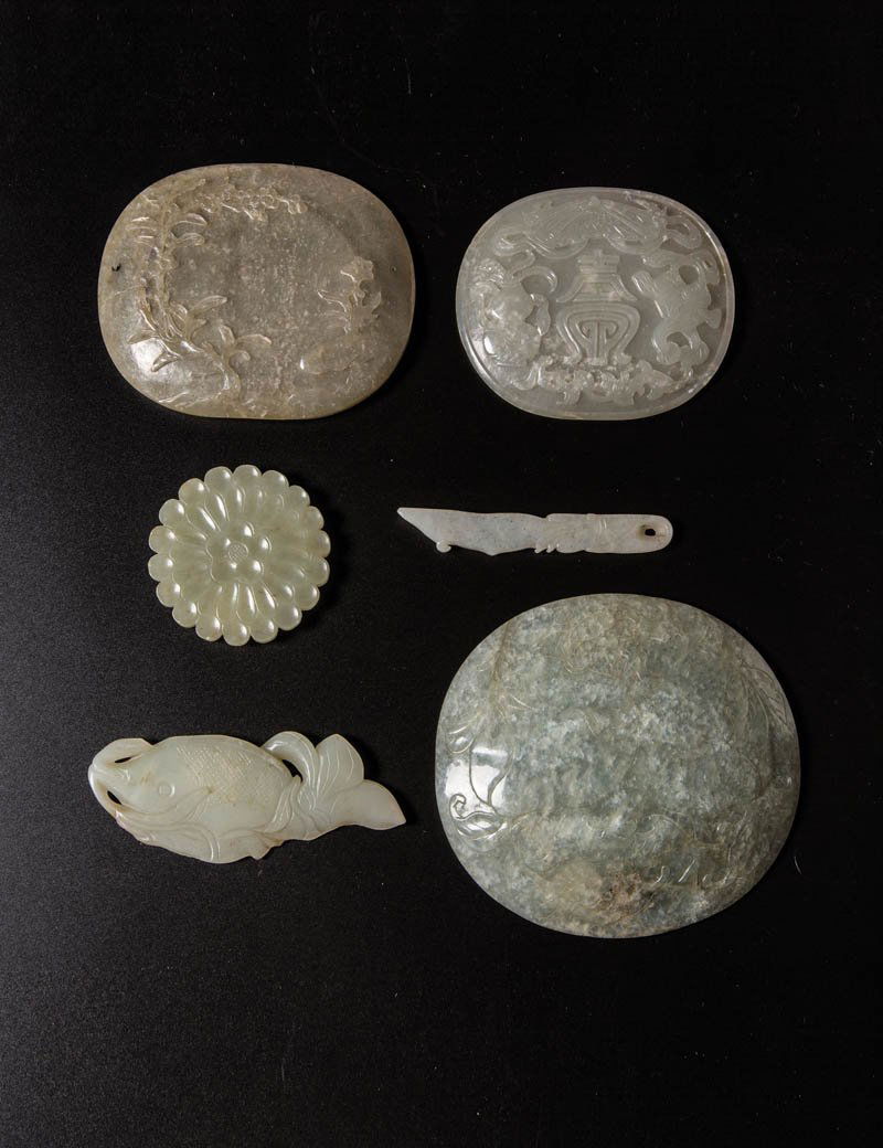 Konvolut sechs Jadeschnitzereien (1 of 1)