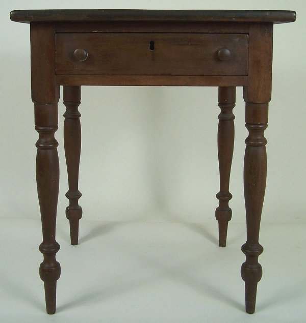 Sullivan County, Tennessee one drawer table