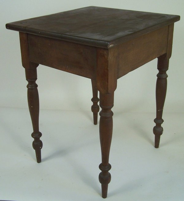 Sullivan County, Tennessee one drawer table - 3