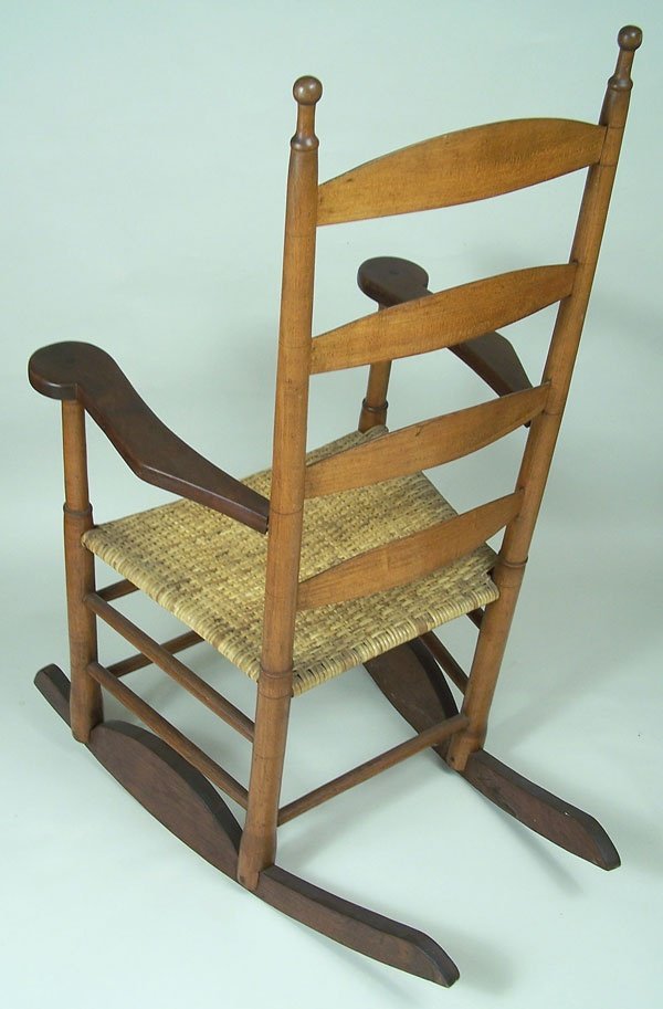 Distinguished Tennessee rocker by Wilder family - 3