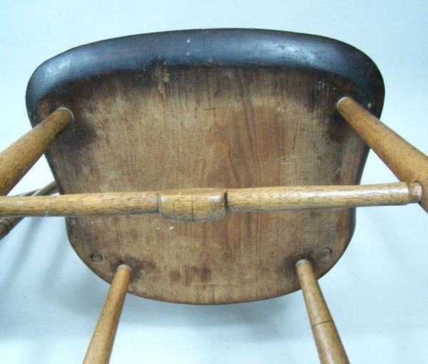 Pair of early Tennessee windsor chairs - 4