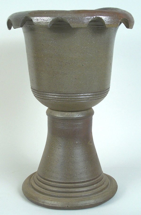 Large and scarce Middle Tennessee pottery urn