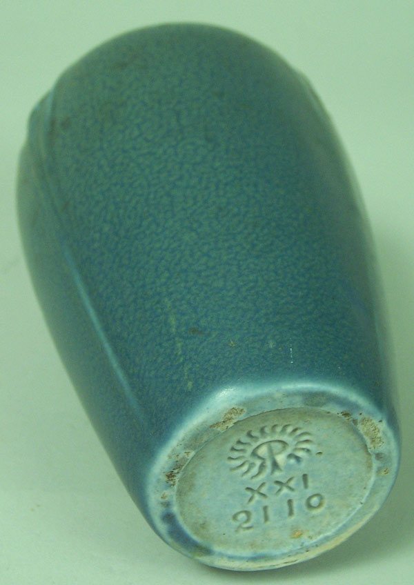Rookwood vase with Iris designs - 3