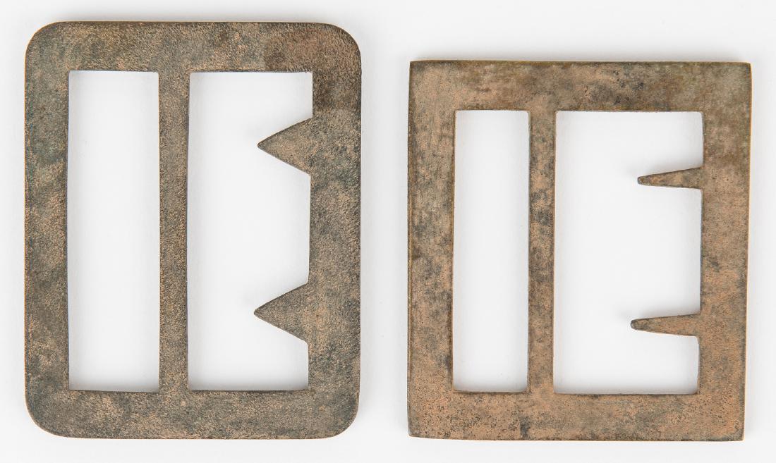 2 Confederate Frame Buckles, incl. Gutterback, Beveled: Two (2) Confederate frame buckles, including Gutterback and Beveled Edge. 1st item: Enlisted man's "Gutterback" sand cast brass frame buckle. 58 mm x 65 mm (2.28" x 2.56"). 2nd item: Large "Beveled Ed