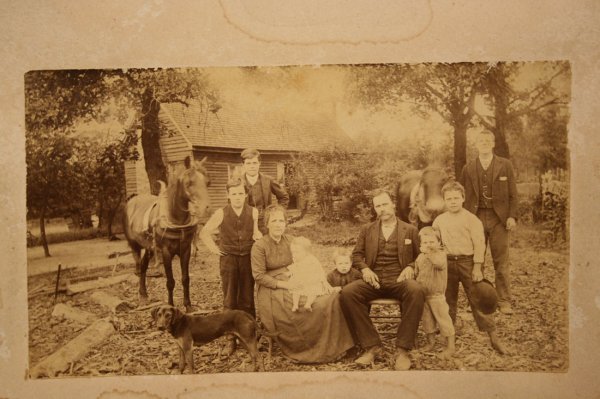 Civil war era knife with cabinet card photo - 2