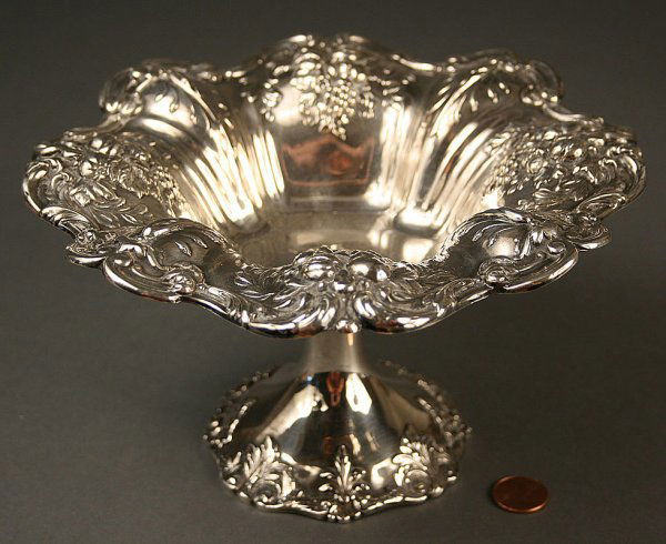 Reed & Barton Francis I compote, sterling: Pedestal compote with scalloped repousse border. Marked Reed & Barton X578 Francis I Sterling. 4 1/2" height x 7 3/4" diameter. Excellent condition. 13.19 oz troy.