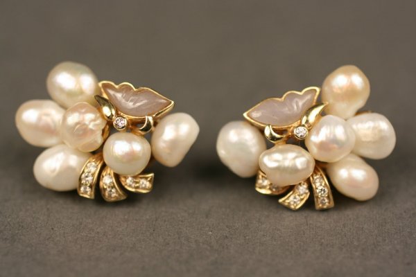Pair of ladies pearl and diamond earrings - 2