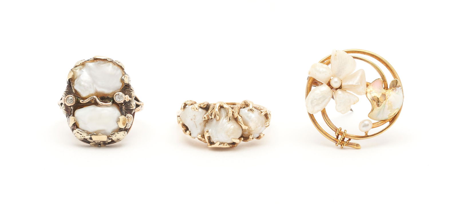 Two Ladies Pearl Rings & One Pearl Brooch (3 items) (1 of 9)