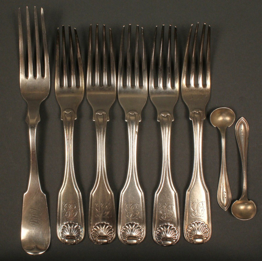 8 pc silver flatware inc. MD Coin forks: Lot of 8 Silver Flatware Items. 1ST ITEM: Lot five (5) coin silver forks in the Kings pattern, marked A. E. Warner and 10.15 (Andrew E. Warner, Baltimore, MD, circa 1830). Monogrammed with script "R" 
