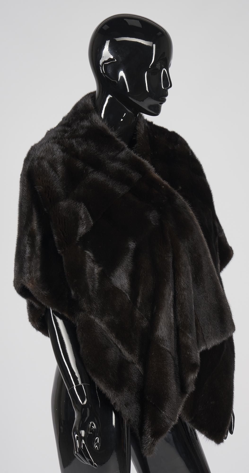 'S Max Mara Mink Stole or Jacket - End of Day 1 (1 of 9)