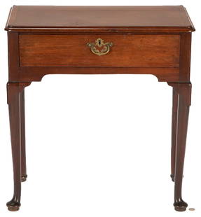 18th century British Mahogany Lowboy: Georgian lowboy or dressing table, mahogany and mahogany veneer over oak and pine secondary woods. Rectangular top with molded edge, over a long horizontal drawer with lock and reticulated Chippendale