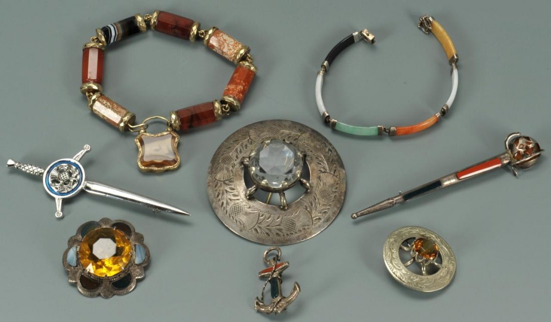 Agateware & stone jewelry items, 10K & silver: Agate ware and stone jewelry items. (1) 10K yellow gold (unmarked but tested) bracelet with 7 faceted links of agate ware and carnelian with a 10K framed agate stone and mourning hair pendant clasp. B