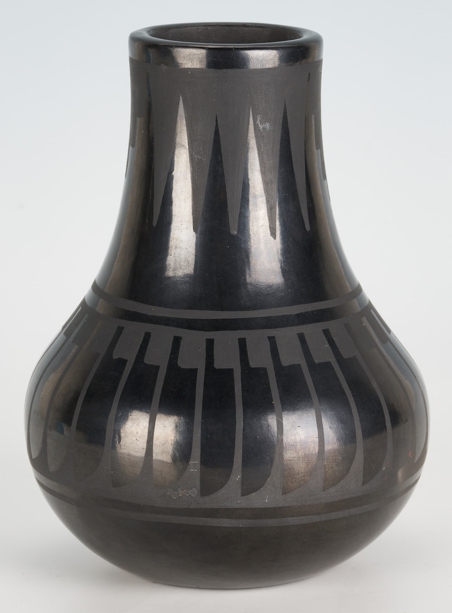 San Ildefonso Pottery Jar, Blue Corn (1 of 11)