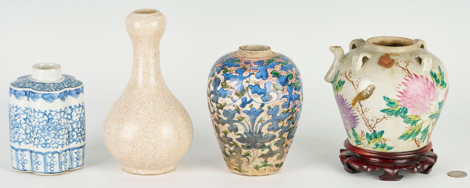 4 Chinese Porcelain Items, Vases & Teapot (1 of 20)