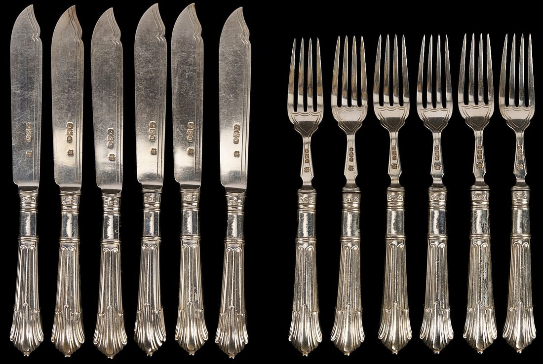 12 pcs. English Silver Fish Set, Sterling Blades (1 of 6)