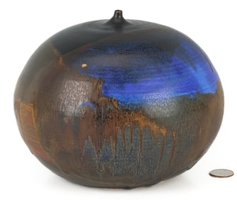 Toshiko Takaezu Ceramic Moon Pot