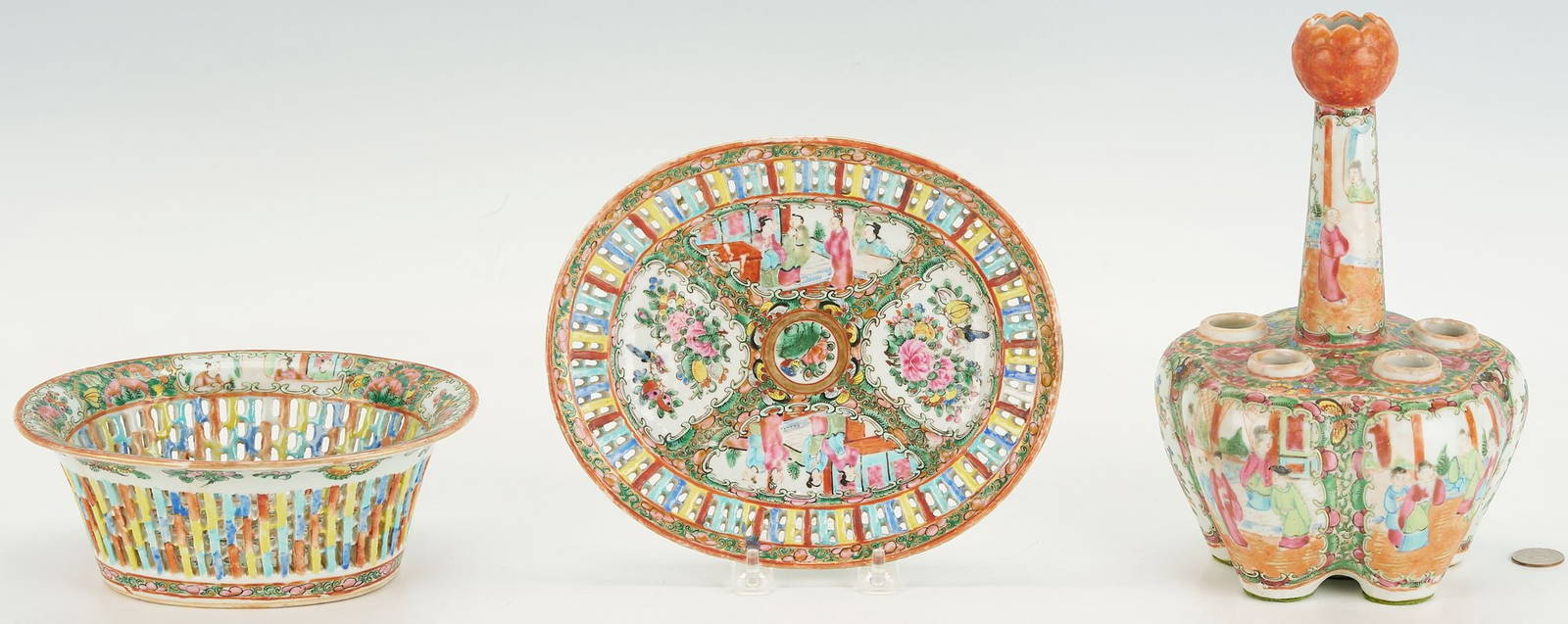 Chinese Export Porcelain Bulb Vase & Chestnut Basket with Underplate