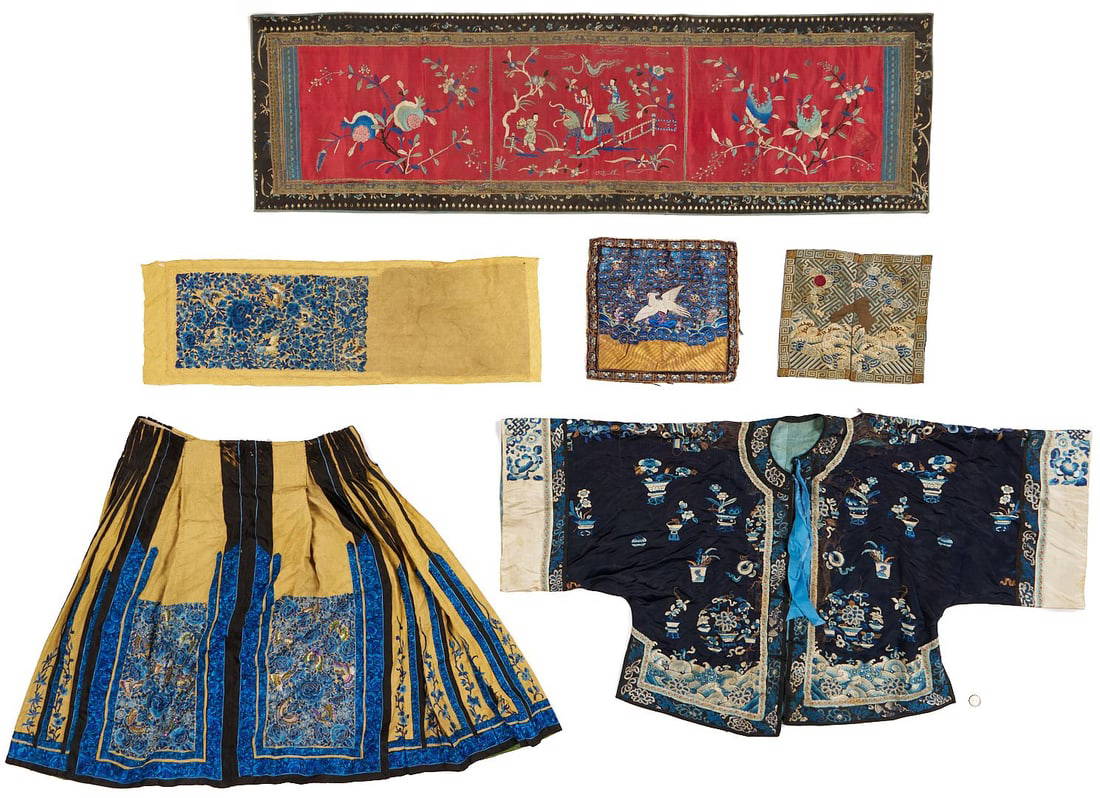6 Silk Embroidered Textiles incl. Rank Badge