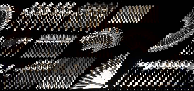 Dominick & Haff, 1776 Sterling Flatware, 110 pcs.: 110 pieces of Dominick &amp; Haff sterling silver flatware in the 1776 pattern, consisting of 10 dinner knives, 11 dessert knives, 9 individual butter knives, 10 dinner forks (7 3/4 in. L), 10 dessert