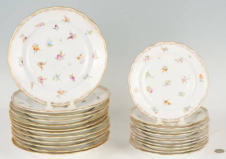 Meissen Scattered Flowers Pattern Porcelain Dinnerware: A Meissen &quot;Scattered Flowers&quot; pattern hand-painted polychrome porcelain dinnerware partial set, 23&nbsp;total pieces. Including twelve (12) dinner plates and eleven (11) dessert/pie plates.&