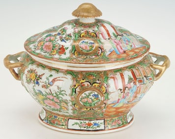 Large Chinese Rose Medallion Covered Tureen