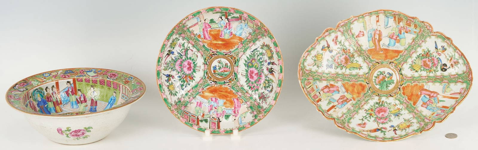 3 pcs Famille Rose Porcelain: 2 Bowls, 1 Tazza