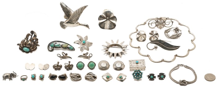 26 Pieces of Assorted Sterling Silver Jewelry