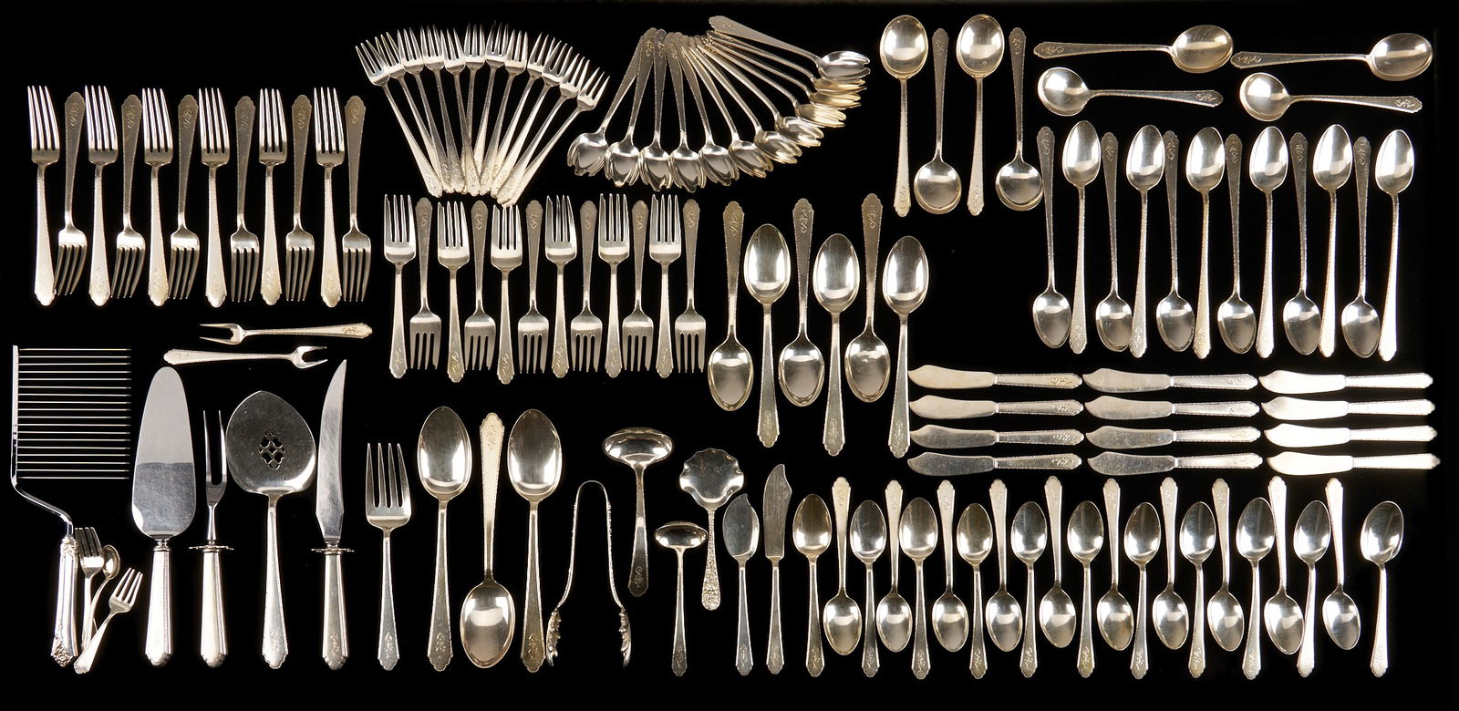 134 Pc Lunt William and Mary Sterling Flatware Set + 5 other pcs: 134 pcs Lunt sterling silver flatware in the William and Mary Pattern, service for twelve, plus 5 assorted pieces in other patterns (139 pcs total). The Lunt William and Mary service Includes 12