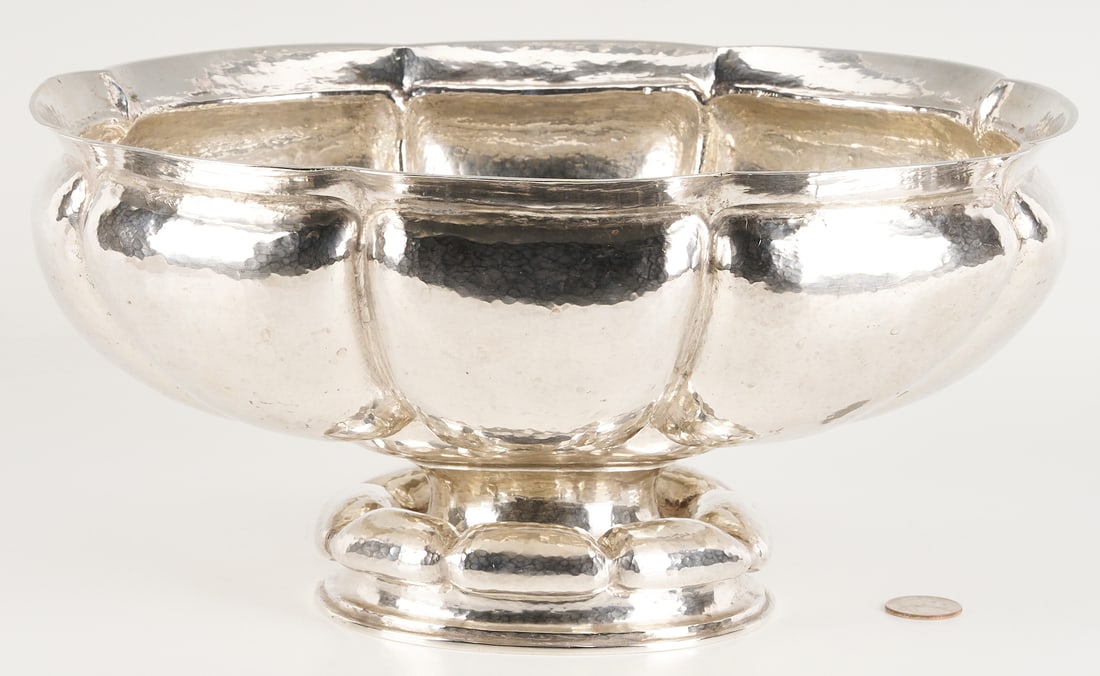 Wetzlar Continental .800 Silver Bowl: M.T. Wetzlar, Munich, .800 silver centerpiece bowl, Art Deco oval form with lobed and hand-hammered sides, raised on a conforming foot. Stamped with German fineness marks to underside. 12 3/4
