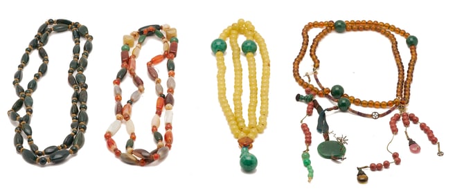 4 Chinese Jade, Amber Necklaces incl. Court Chaozhu Beads
