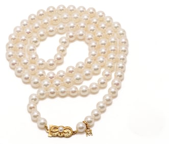 Ladies' Mikimoto Pearl Necklace, 18K Gold Clasp