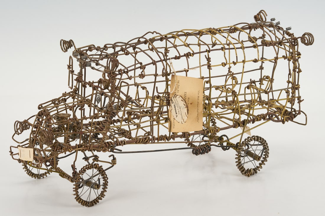 Vannoy Streeter Folk Art School Bus, Articulated (1 of 20)