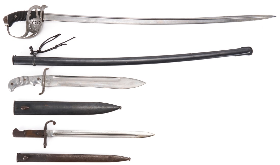 3 Argentinian Bladed Weapons: Sword, Machete, & Bayonet (1 of 20)