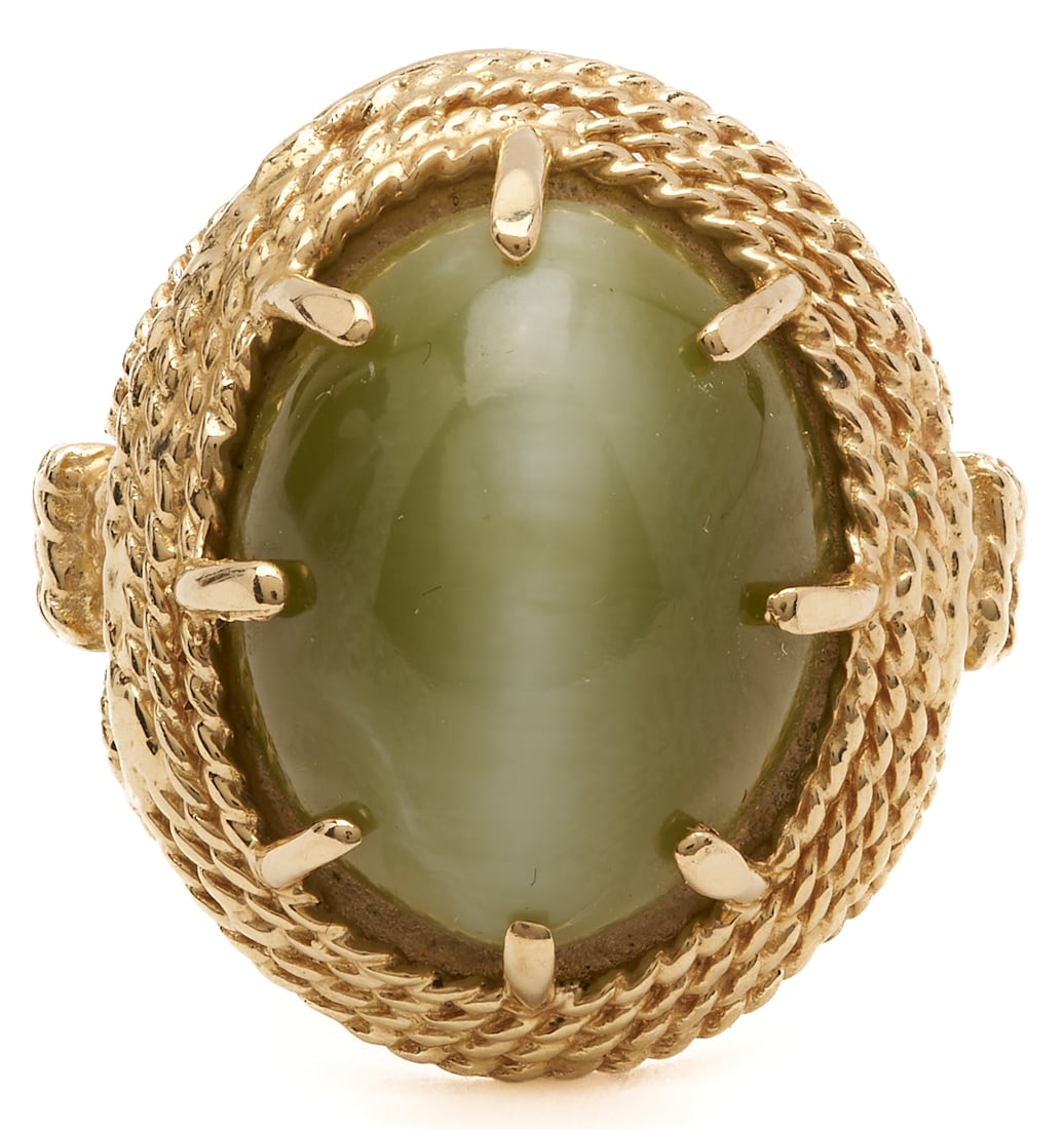 14K Gold Cats Eye Tourmaline Cabochon Ring: Ladies' 14K gold green cat's-eye tourmaline cabochon ring in a filigree setting. The ring XRF tests as 14K. Size 7.5. 8.1 grams. Additional high-resolution photos are available at caseant