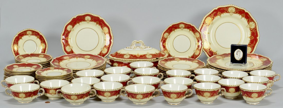 Royal Worcester Red Hatfield Porcelain, 77 pcs.: Set of Royal Worcester porcelain dinnerware, Queen's Special Edition Red Hatfield pattern, including 8 dinner plates, 8 luncheon plates, 8 dessert plates, 12 cream soup cups with 8 underplates, 12 foo