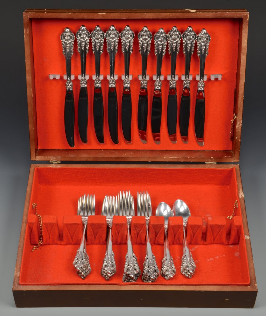 Wallace Grand Baroque Sterling Flatware, 36 pcs: Wallace Grand Baroque sterling silver flatware, 36 pieces total, including 9 forks, 10 salad forks, 10 knives, and 7 teaspoons. 42.15 troy oz. weighable (excludes knives).