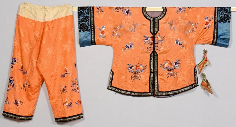 Chinese Mandarin Robe & Pants w/ Binding Shoes (1 of 10)