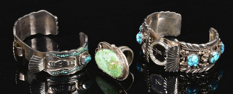 3 Articles of Navajo Jewelry (1 of 7)