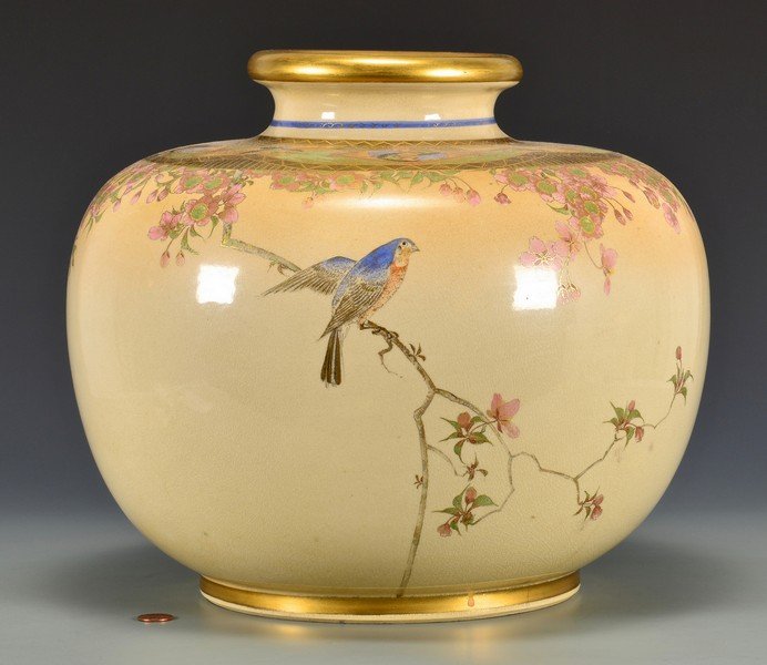Large Japanese Porcelain Urn (1 of 10)