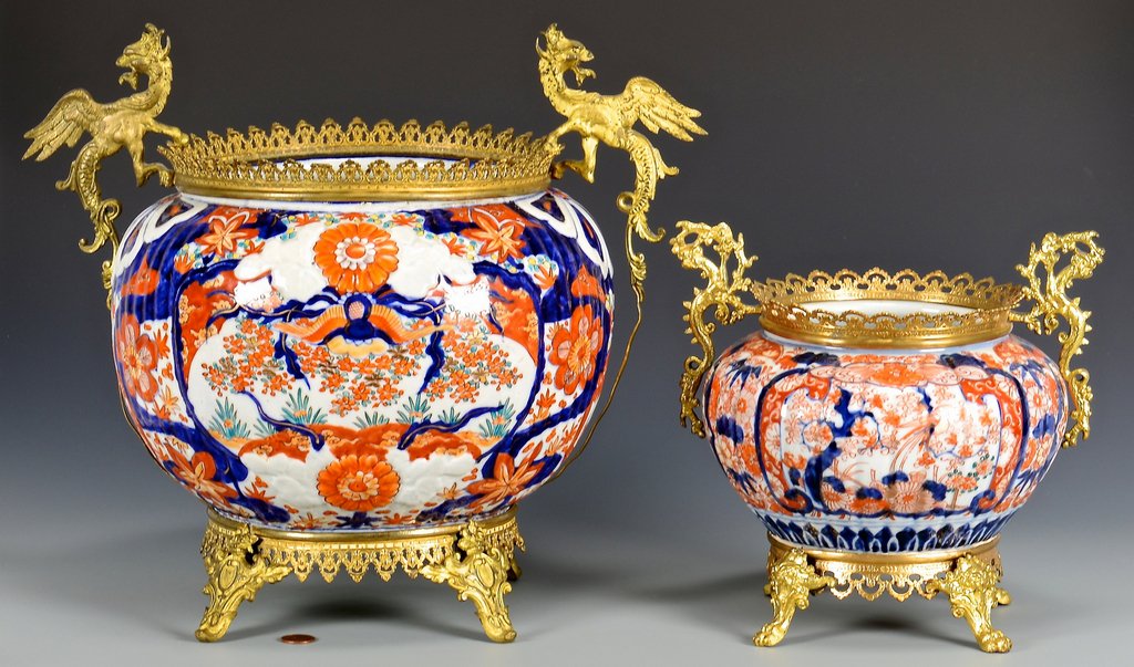 2 Imari Jardinieres with gilt (1 of 10)
