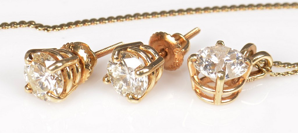 Dia Studs & Pendant, 4.05 cts total (1 of 10)