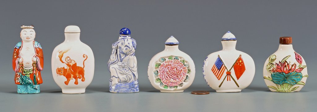 6 Chinese Porcelain Snuff Bottles incl. Figurals (1 of 9)